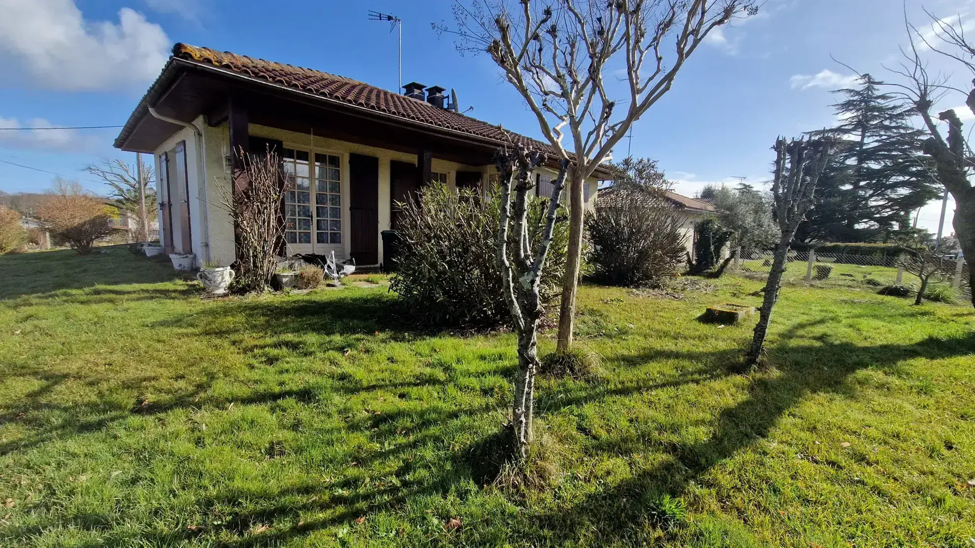 Maison familiale avec jardin au centre de Bazas - 110 m² à rafraîchir 