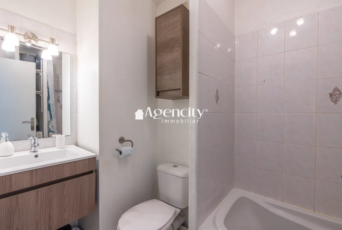Studio à vendre à Champs-sur-Marne – Résidence sécurisée et proximité transports 