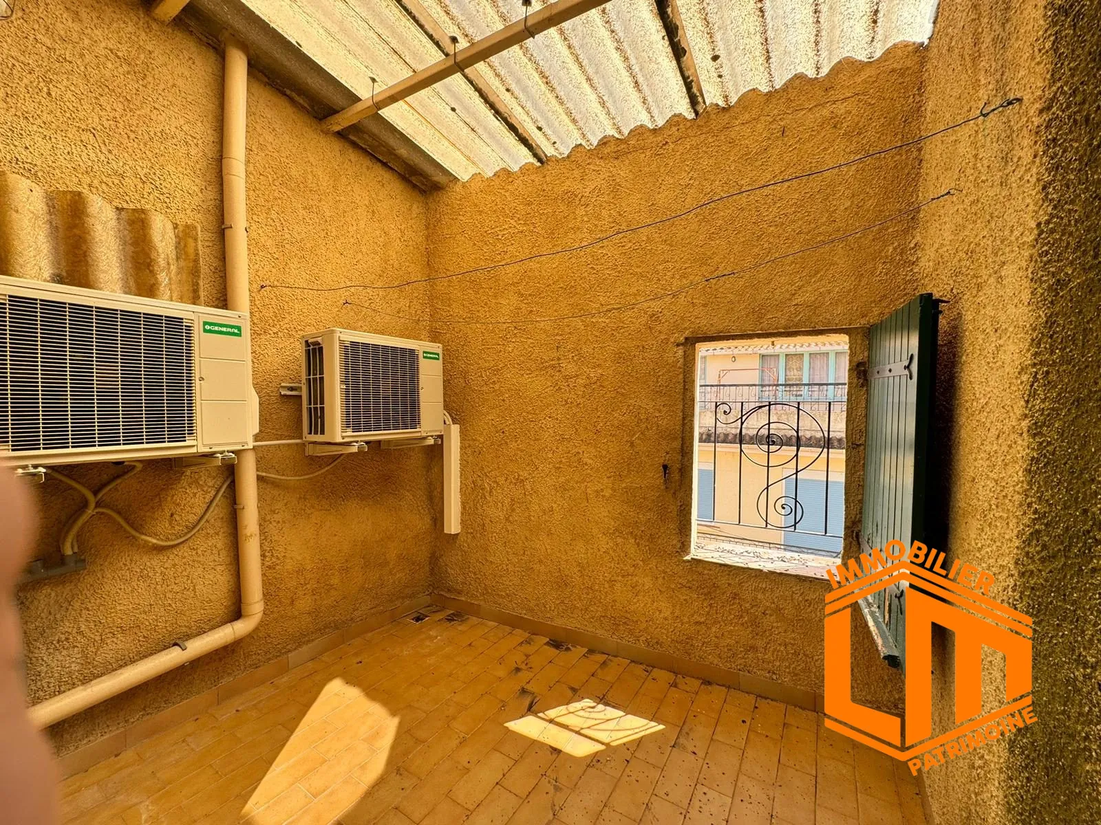 Maison de village à vendre à Bessan - 66 m² avec terrasse et garage 