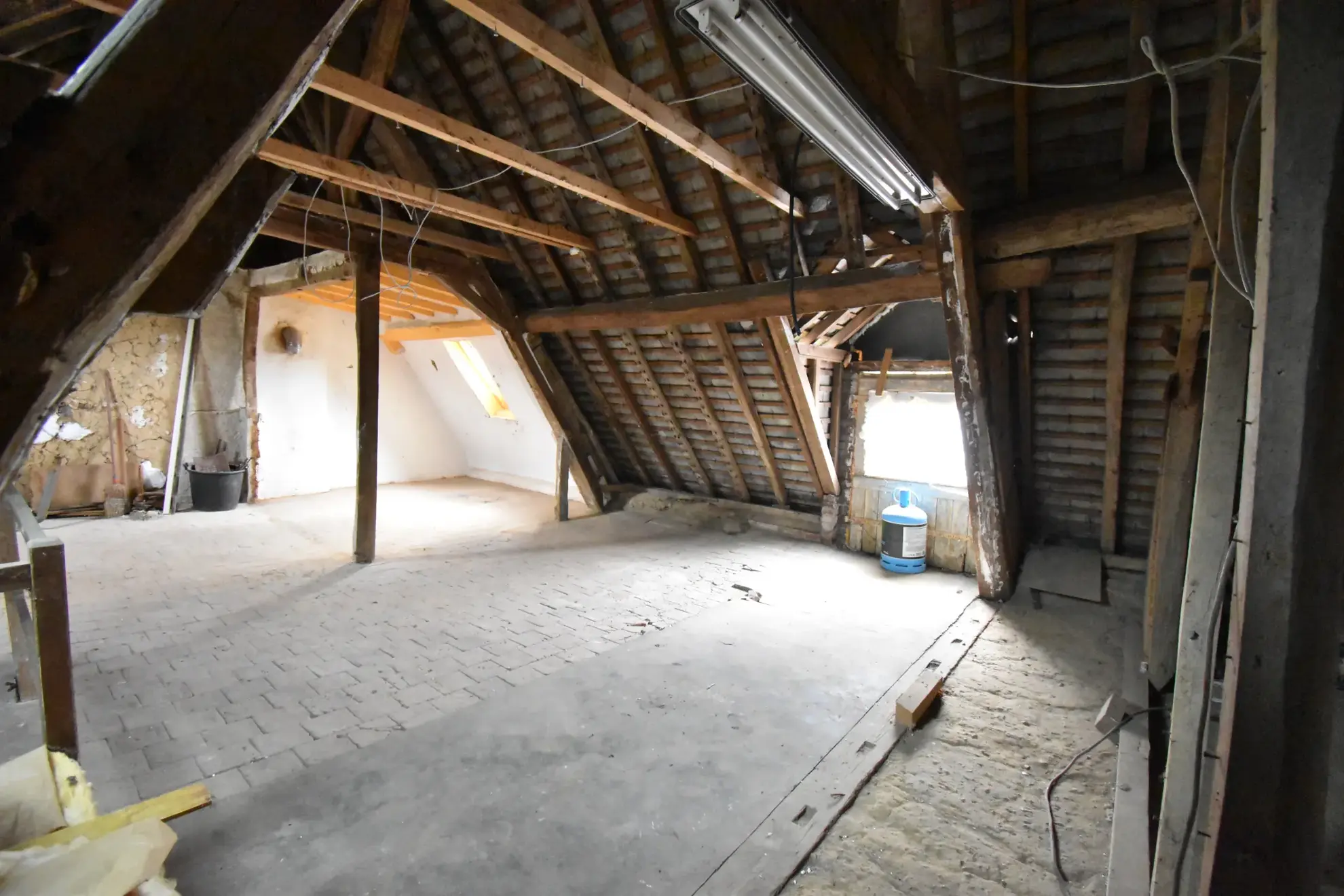 Maison de village à Luigny de 77 m² avec jardin et potentiel de rénovation 