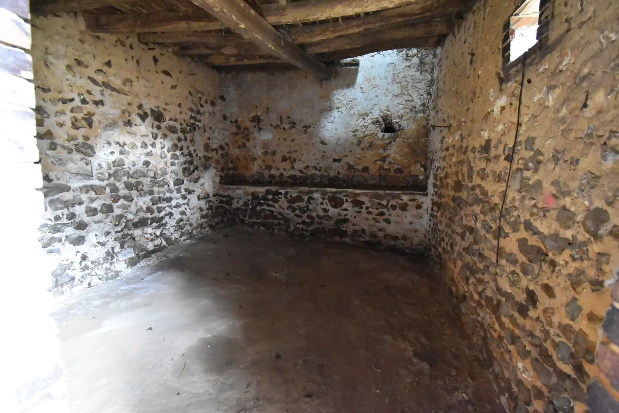 Maison de village à Luigny de 77 m² avec jardin et potentiel de rénovation 
