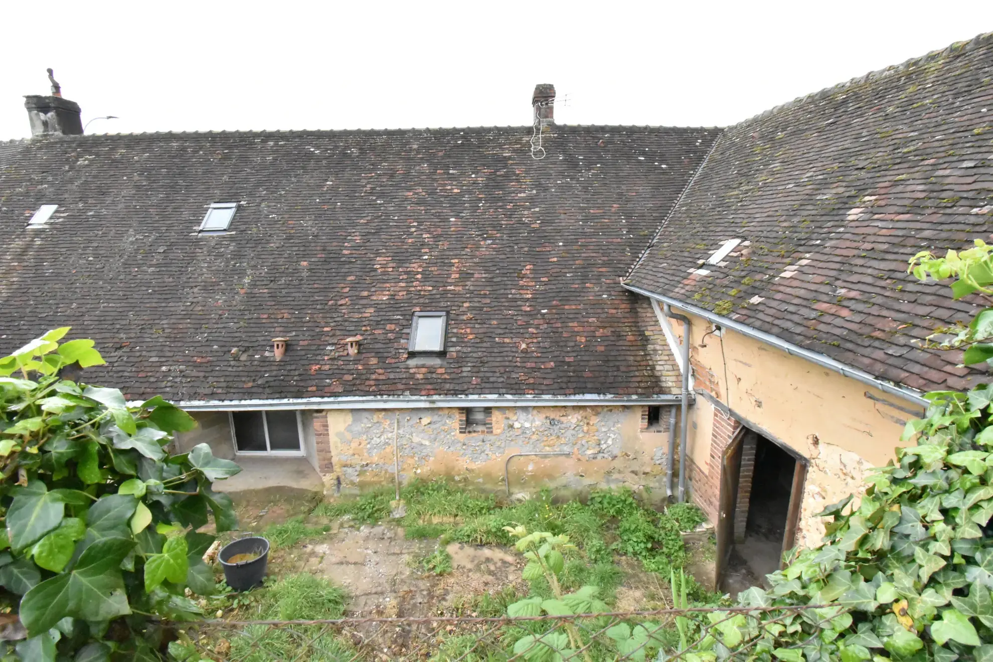 Maison de village à Luigny de 77 m² avec jardin et potentiel de rénovation 