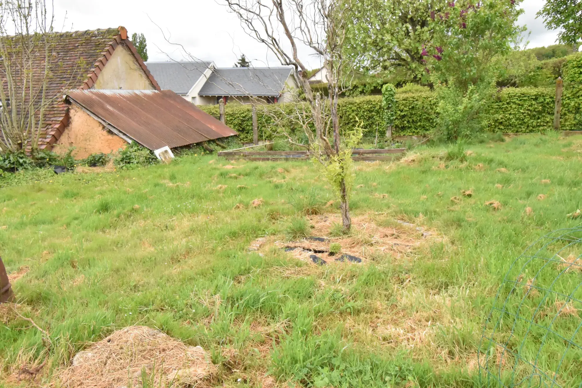 Maison de village à Luigny de 77 m² avec jardin et potentiel de rénovation 