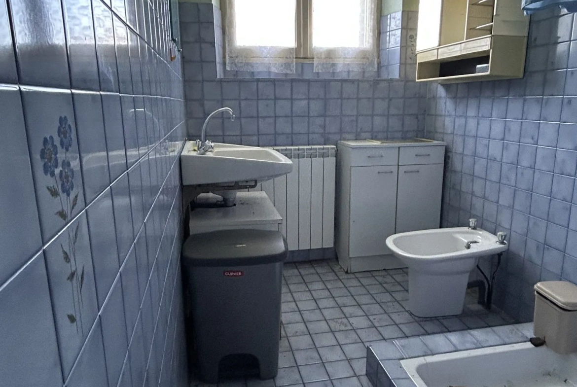 Maison de campagne à vendre à Galgan, 76 m² avec dépendances 