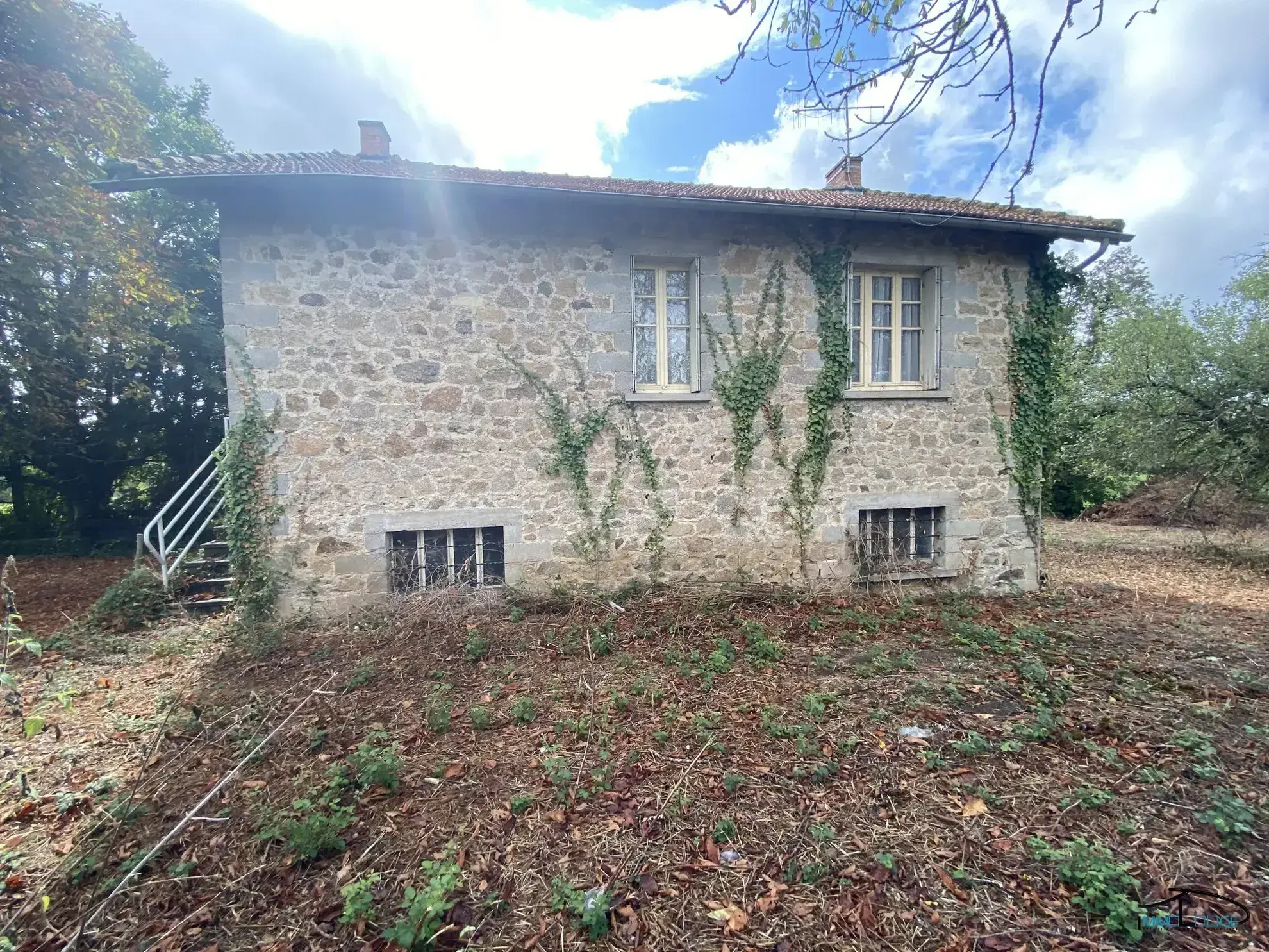 Maison de campagne à vendre à Galgan, 76 m² avec dépendances 
