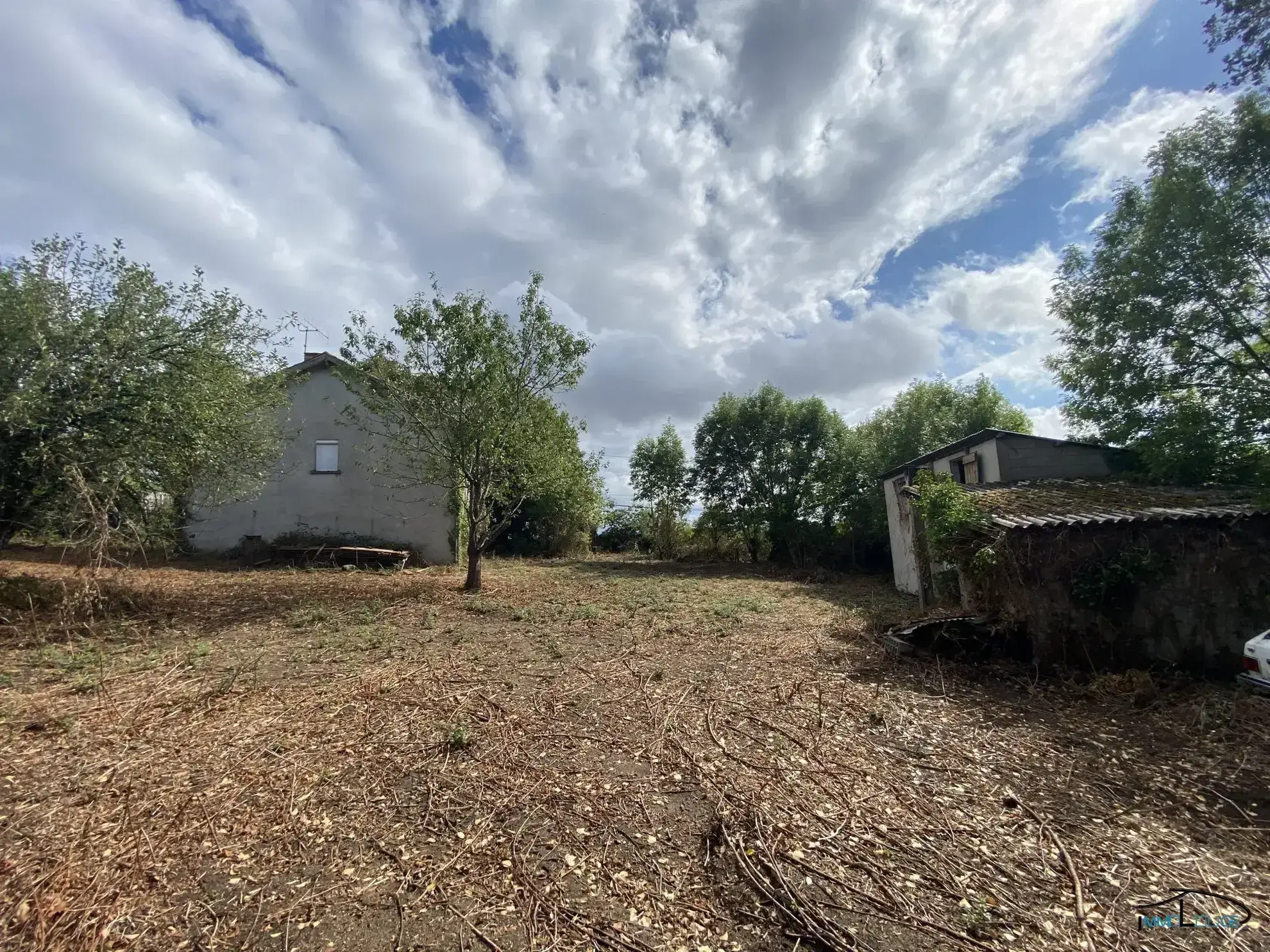 Maison de campagne à vendre à Galgan, 76 m² avec dépendances 