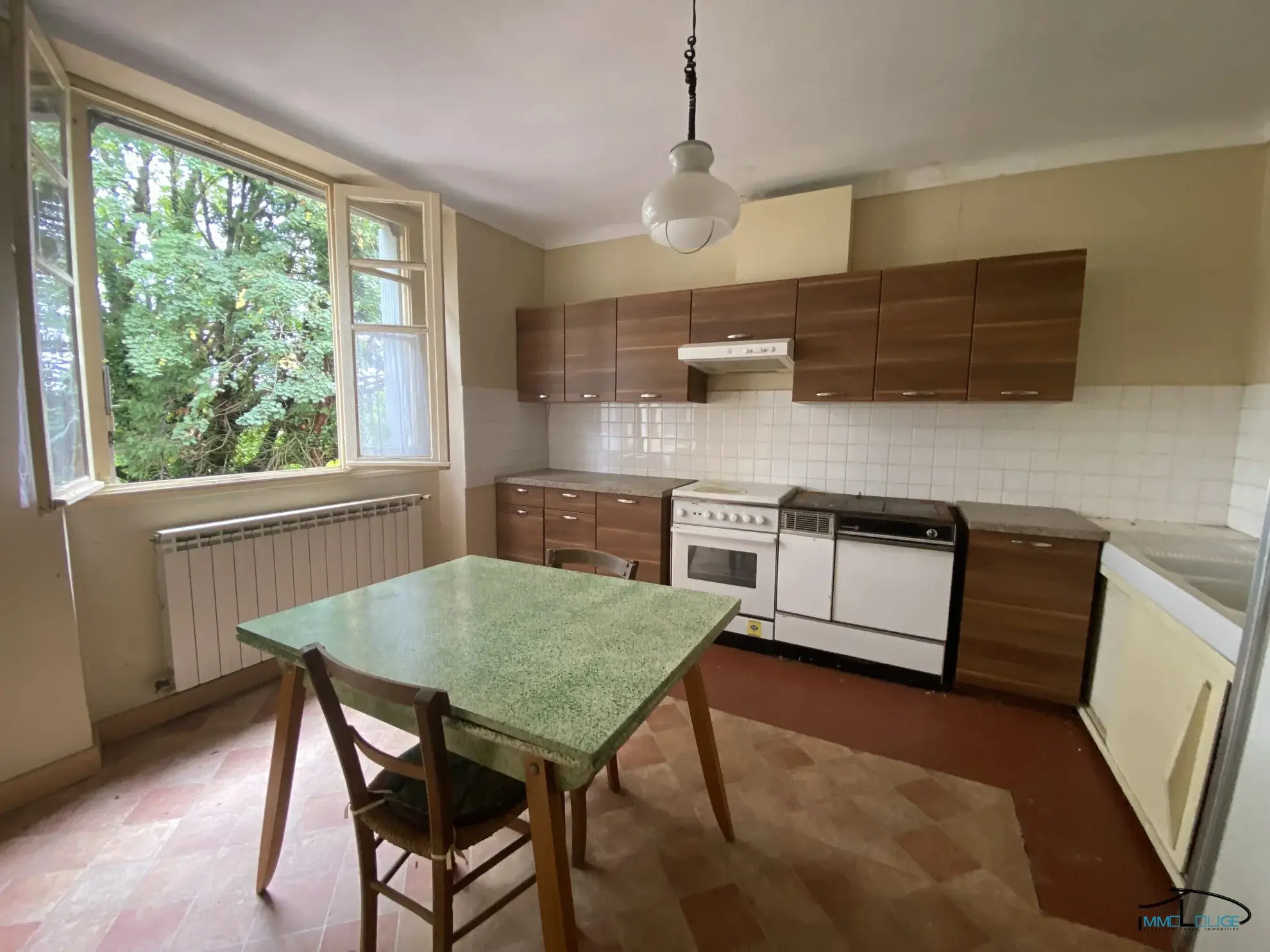 Maison de campagne à vendre à Galgan, 76 m² avec dépendances 