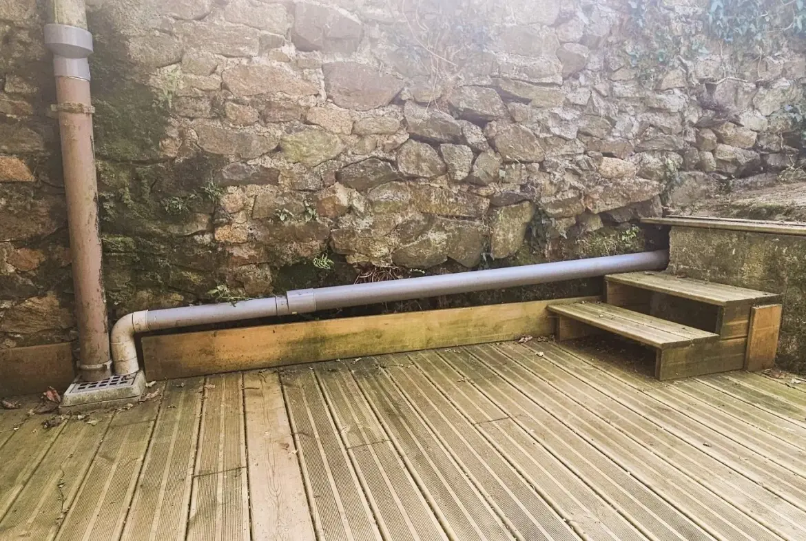 Maison de village en pierres à La Chapelle Neuve – 95 m², 3 chambres 