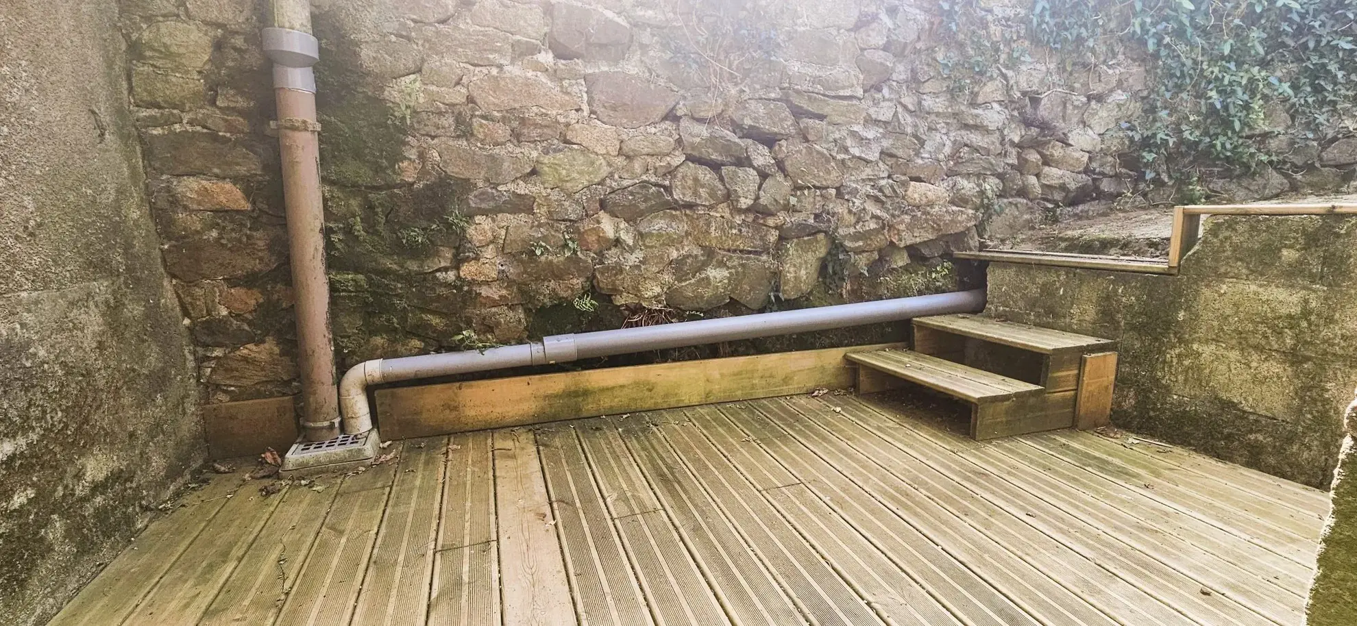 Maison de village en pierres à La Chapelle Neuve – 95 m², 3 chambres 