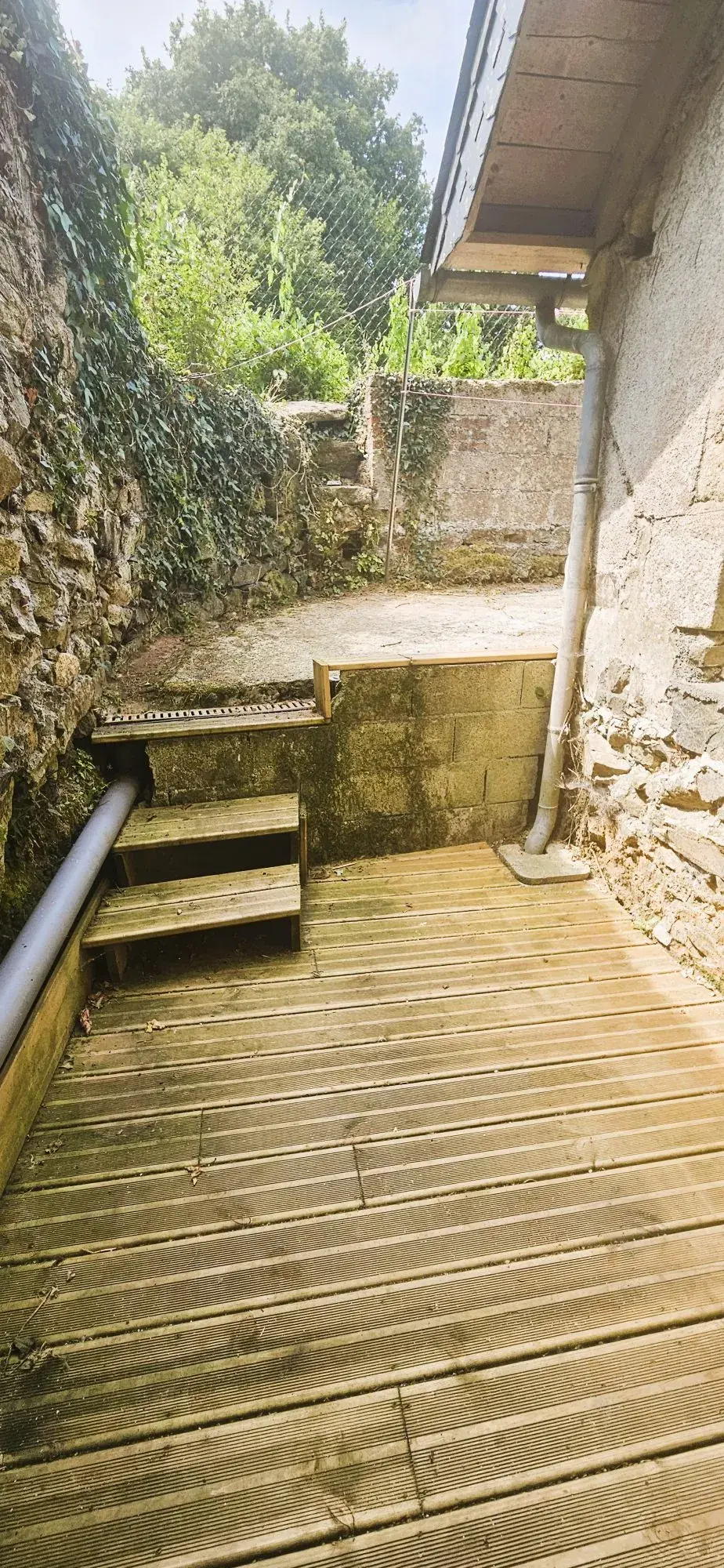 Maison de village en pierres à La Chapelle Neuve – 95 m², 3 chambres 