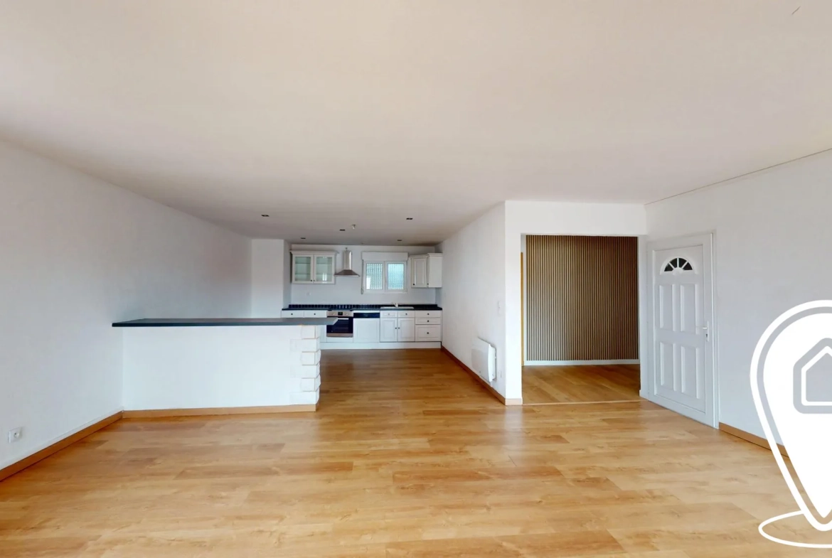 Appartement T5 spacieux avec garage et balcon à Macheren 