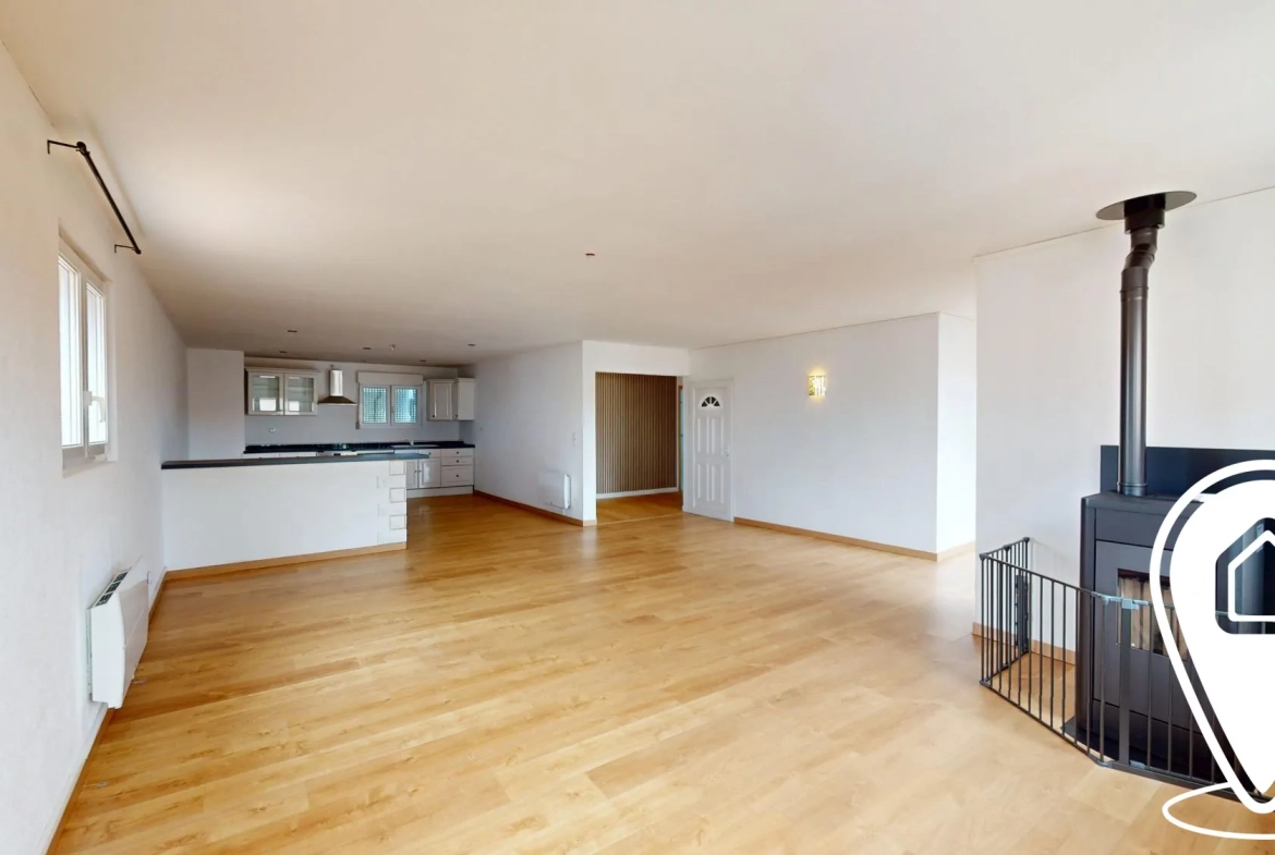 Appartement T5 spacieux avec garage et balcon à Macheren 
