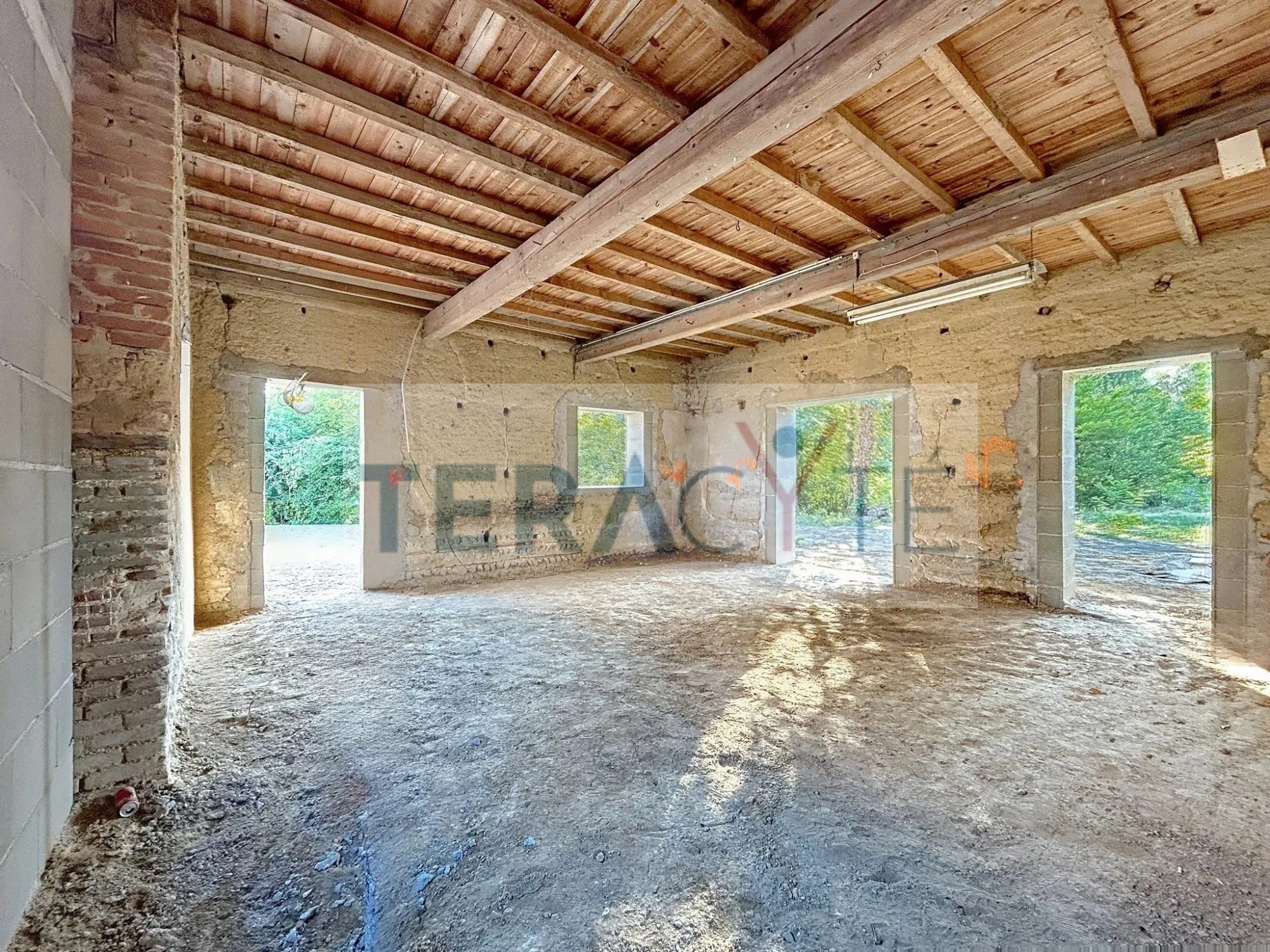 Maison de village à Villars-les-Dombes avec terrain piscinable de 541 m² 