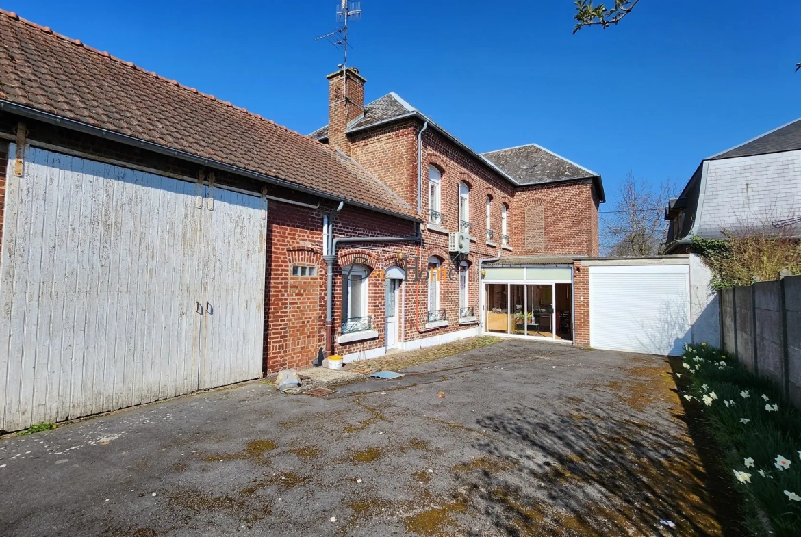 Maison de caractère à vendre à Bertincourt avec grange et jardin clôturé 
