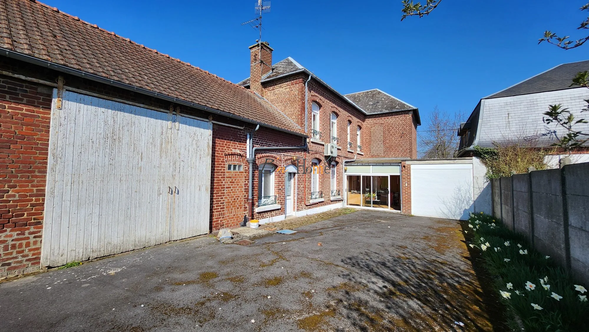 Maison de caractère à vendre à Bertincourt avec grange et jardin clôturé 
