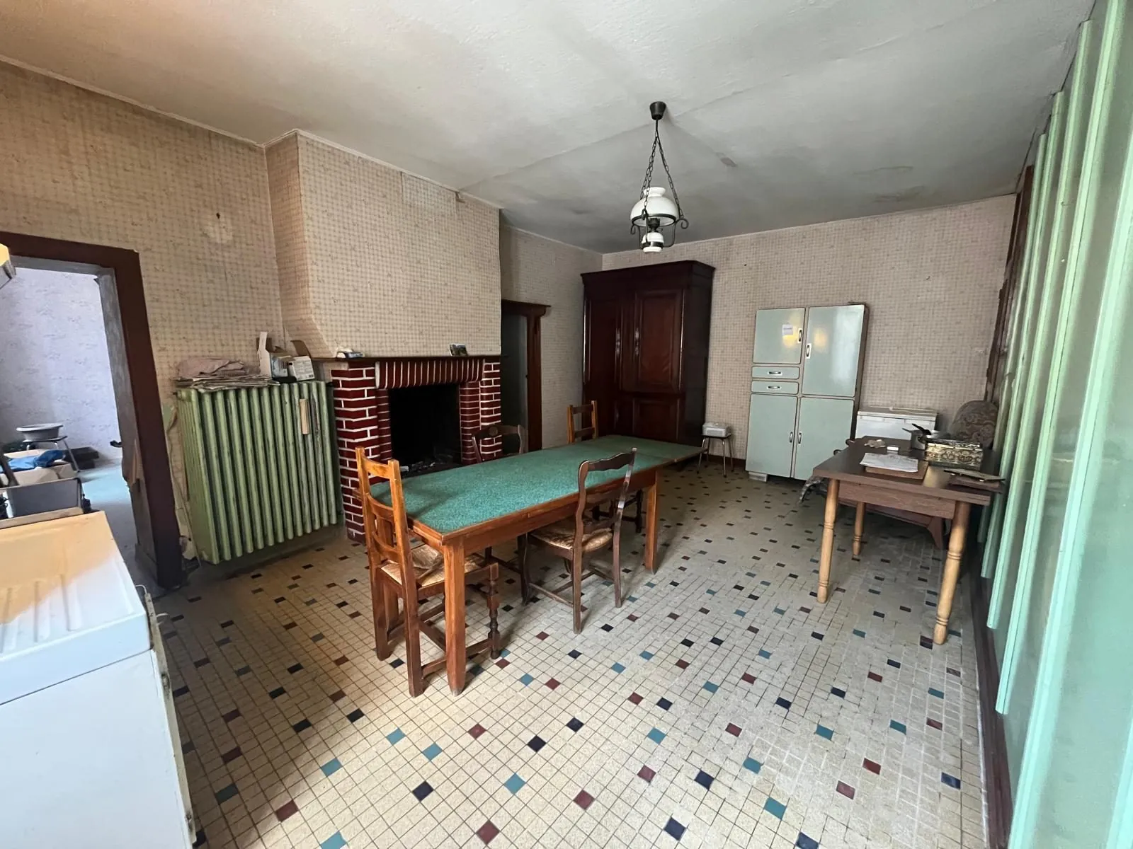 Charmante maison à vendre à Sens-de-Bretagne avec garage, préau et fort potentiel de rénovation 