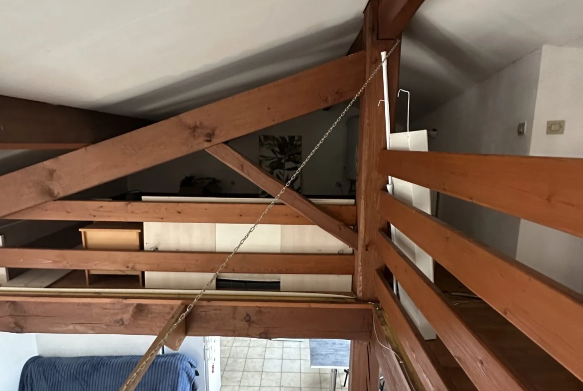Studio à vendre à La Teste-de-Buch de 30 m² à rénover dans résidence dynamique 