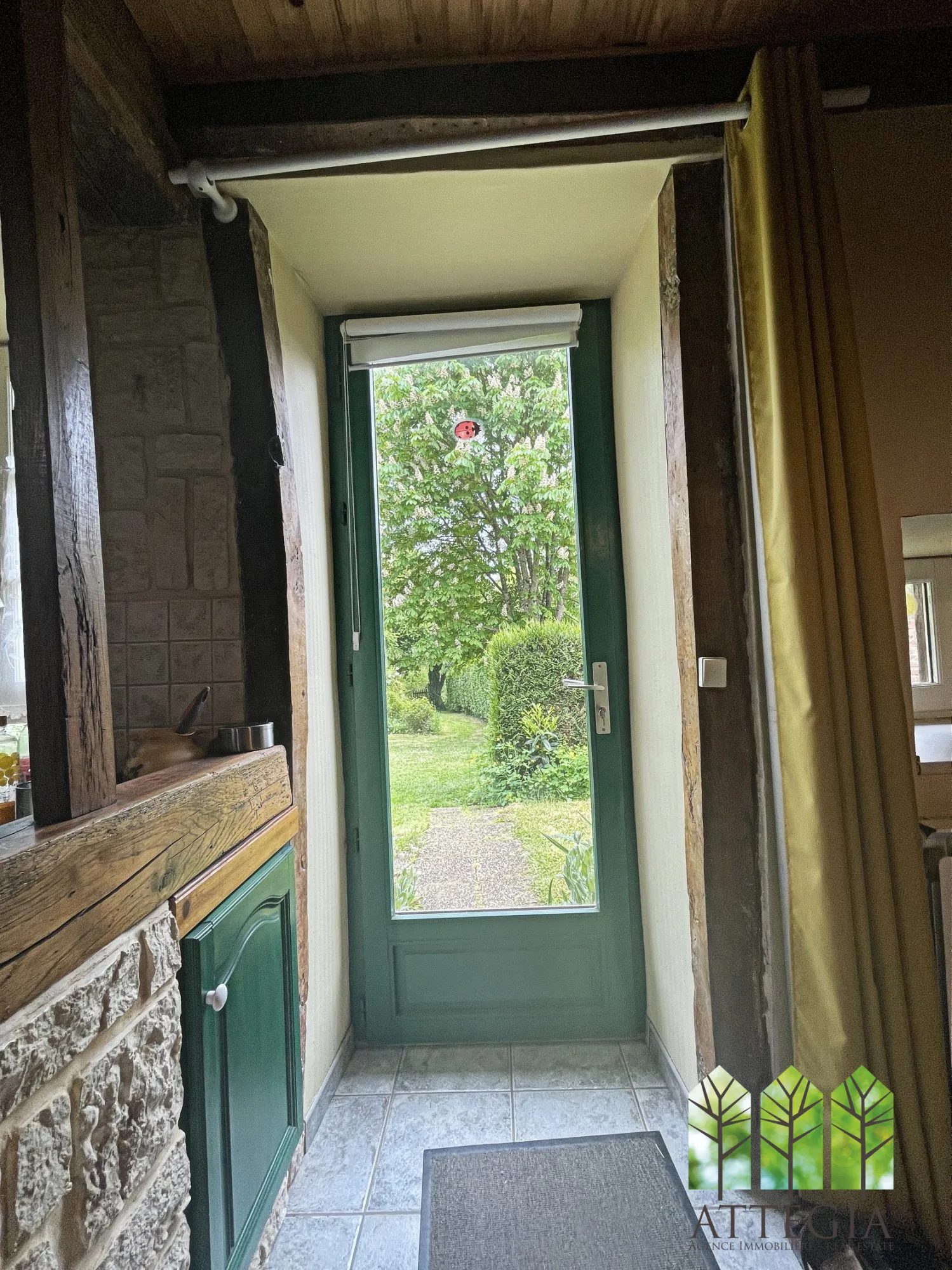 À vendre maison de 130 m² avec terrain, proche de Bonnat, environnement paisible 