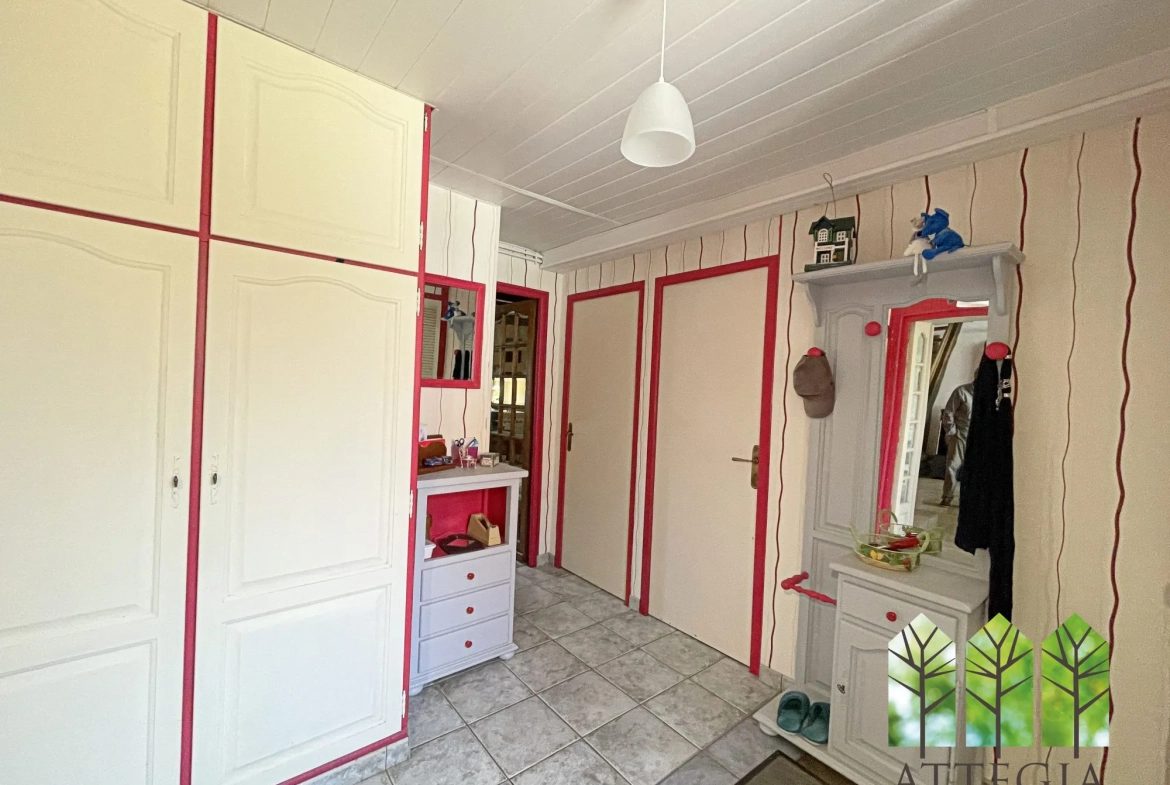 À vendre maison de 130 m² avec terrain, proche de Bonnat, environnement paisible 