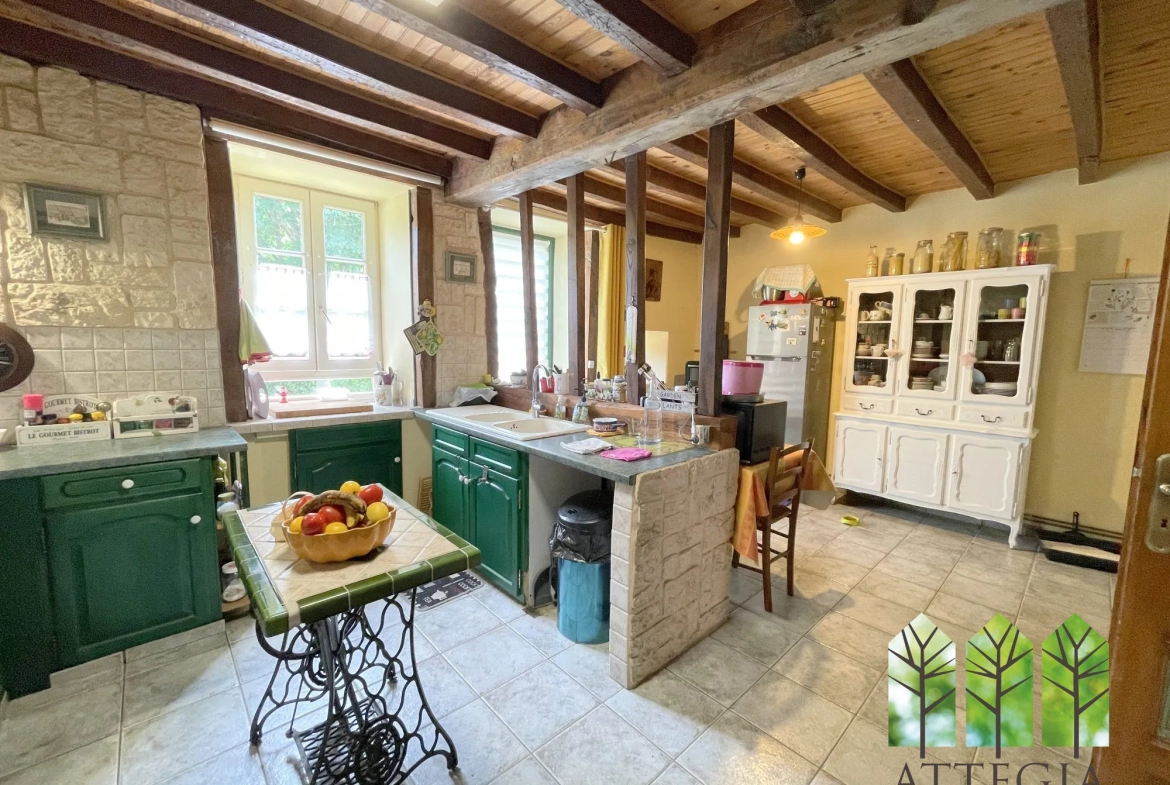 À vendre maison de 130 m² avec terrain, proche de Bonnat, environnement paisible 
