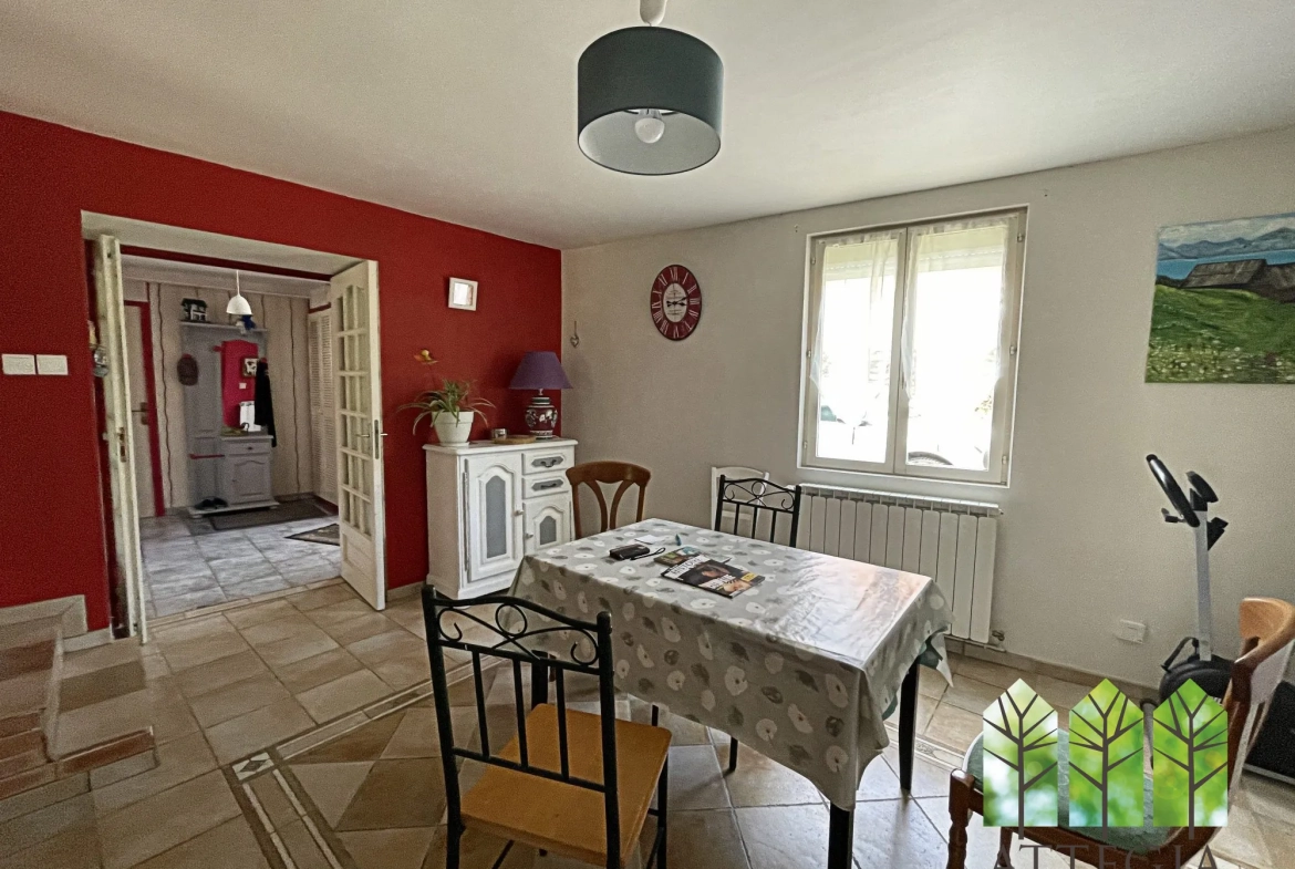 À vendre maison de 130 m² avec terrain, proche de Bonnat, environnement paisible 