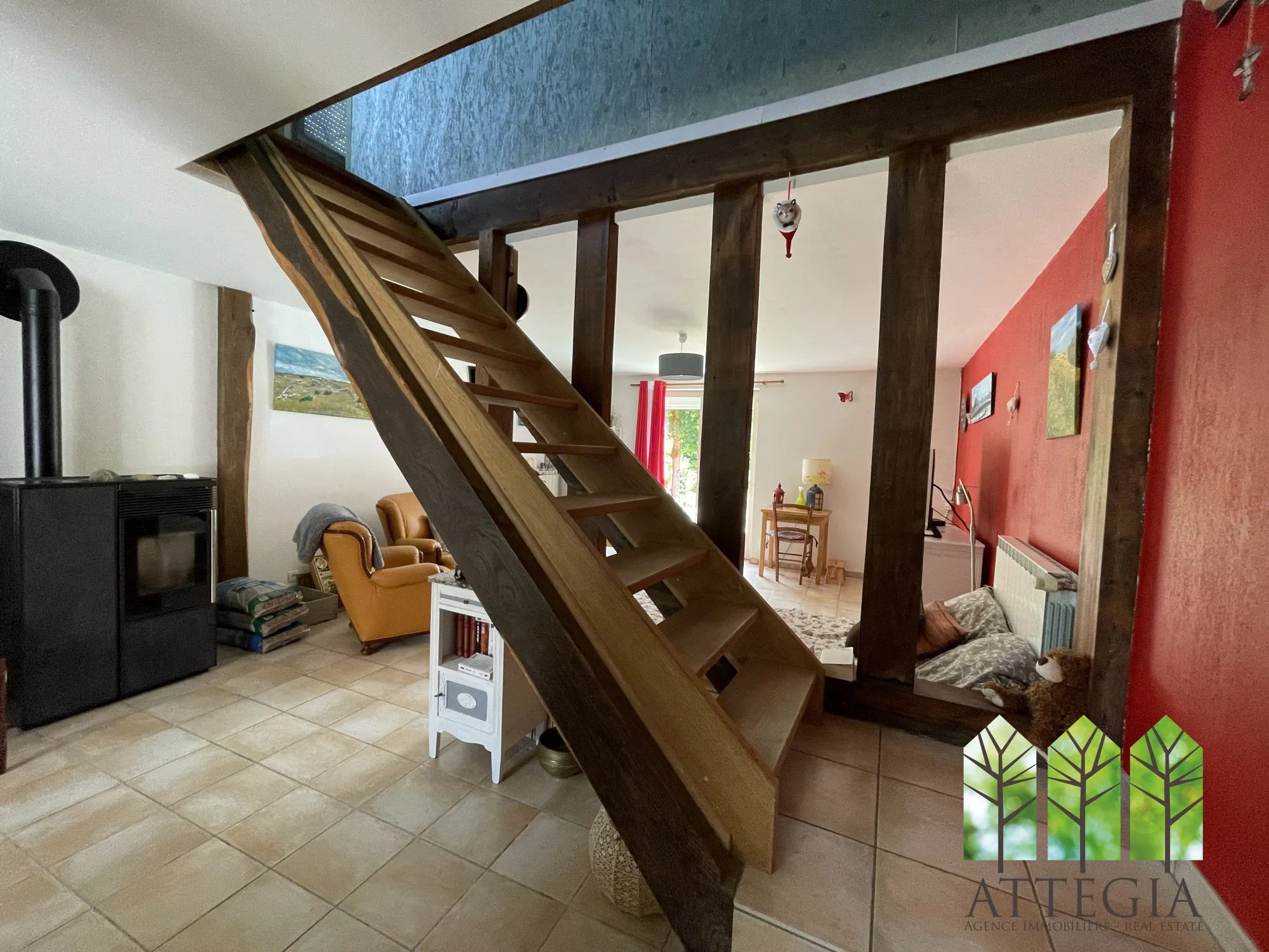 À vendre maison de 130 m² avec terrain, proche de Bonnat, environnement paisible 