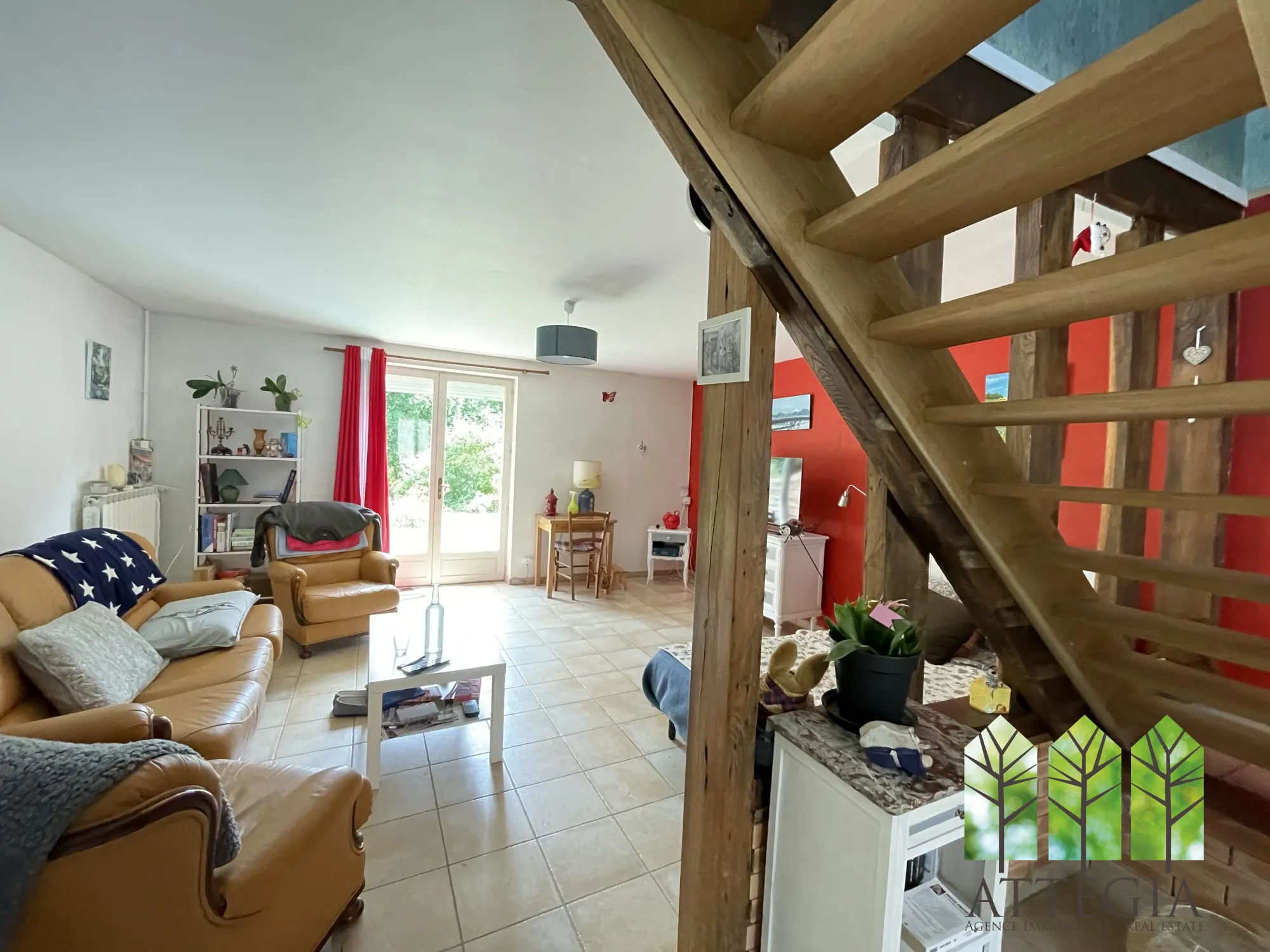 À vendre maison de 130 m² avec terrain, proche de Bonnat, environnement paisible 