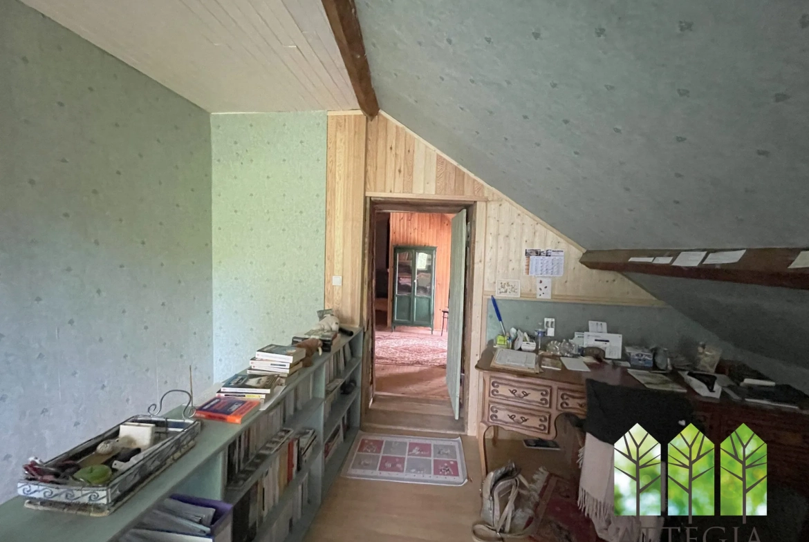 À vendre maison de 130 m² avec terrain, proche de Bonnat, environnement paisible 