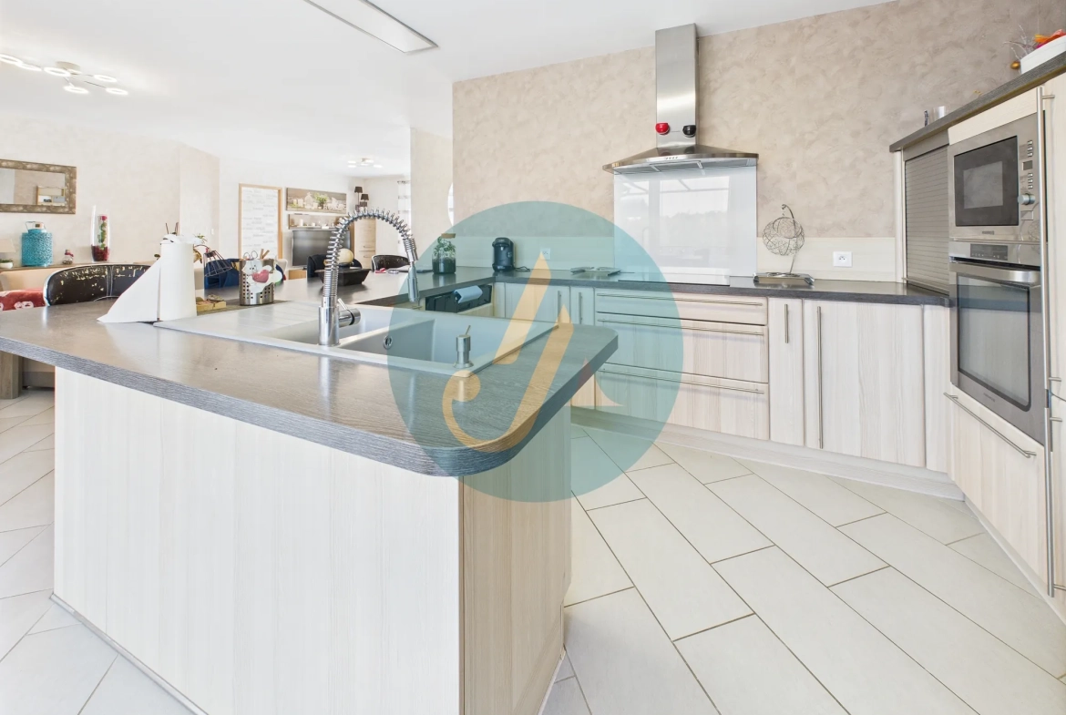 Magnifique maison moderne de 137 m² avec piscine à Marzy 