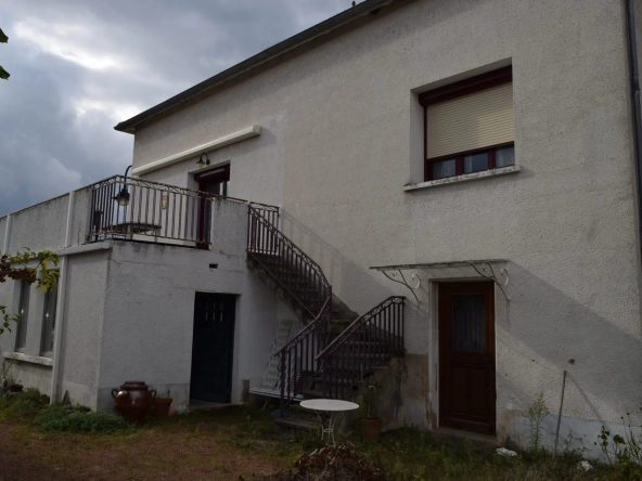Maison à vendre à Riorges – 170 m², jardin clos, parking et appartement indépendant