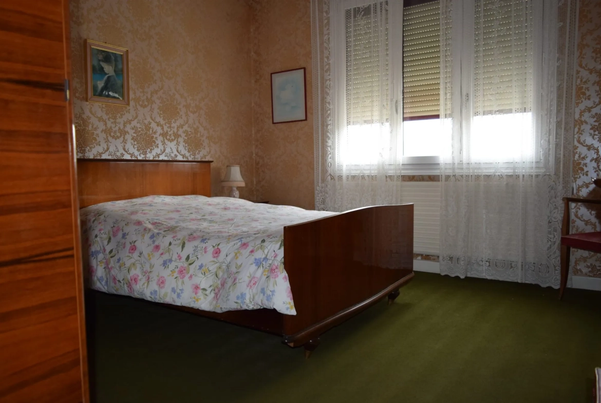 Maison à vendre à Riorges – 170 m², jardin clos, parking et appartement indépendant 