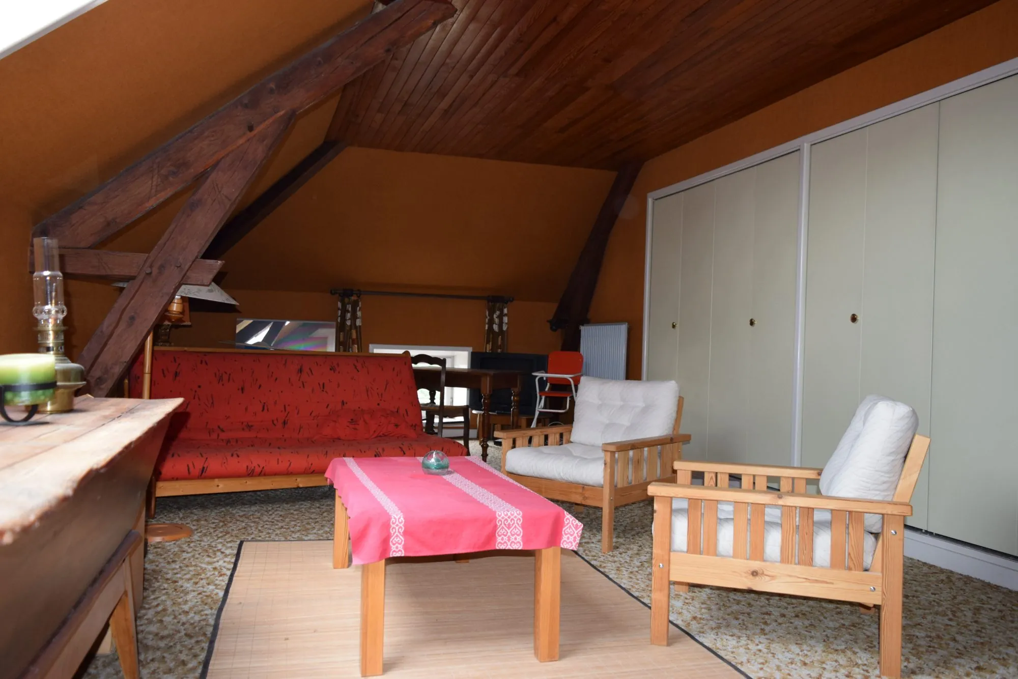 Maison à vendre à Riorges – 170 m², jardin clos, parking et appartement indépendant 