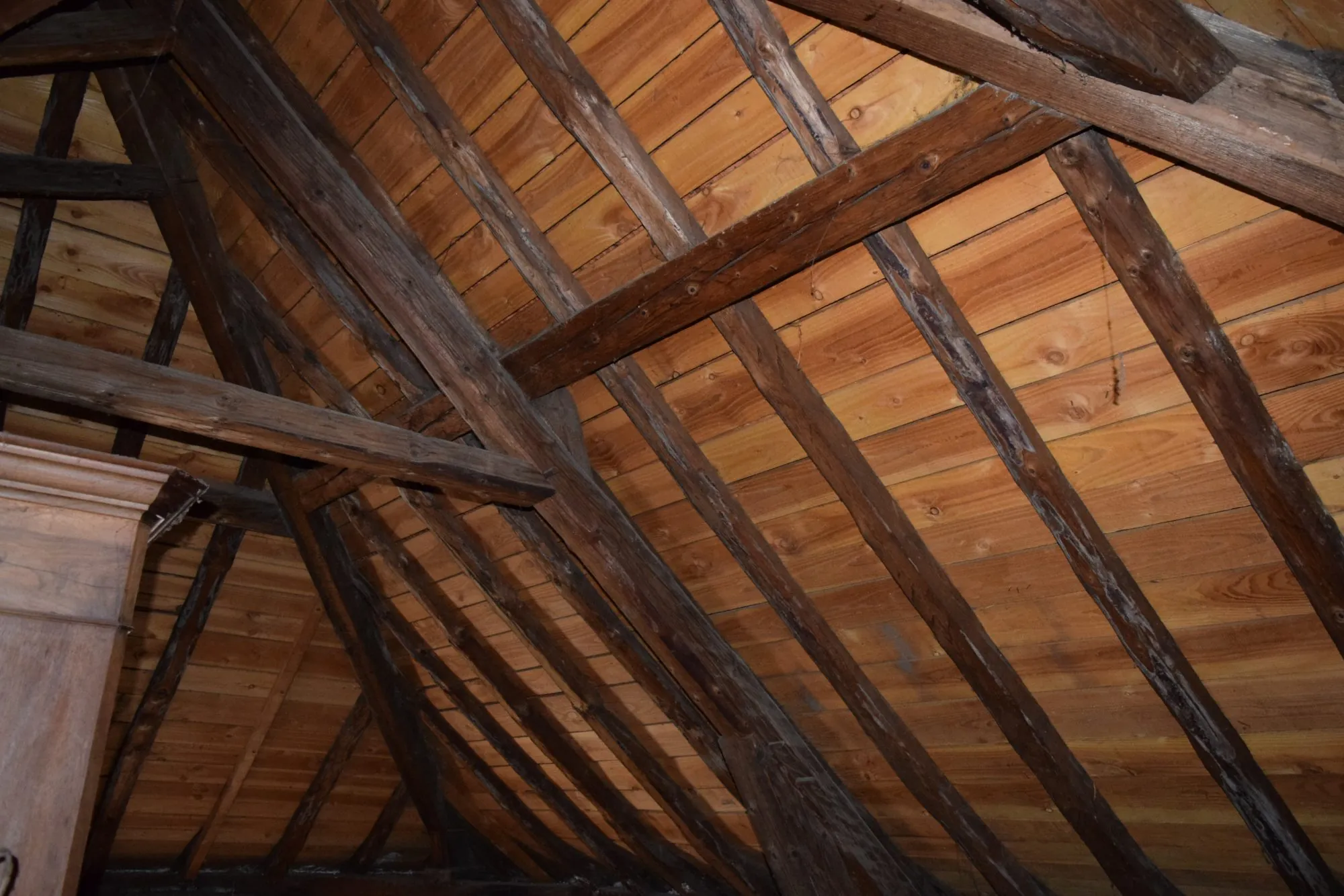 Maison à vendre à Riorges – 170 m², jardin clos, parking et appartement indépendant 