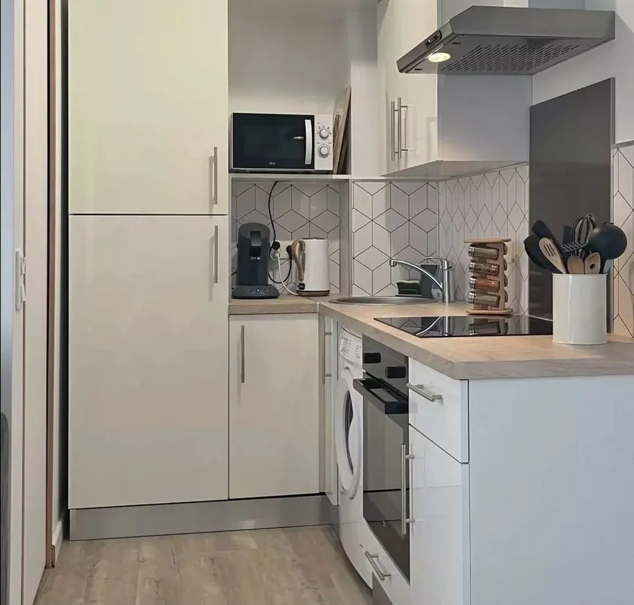 Studio à Rueil-Malmaison avec balcon, cave et parking, idéal investisseur ou primo-accédant 