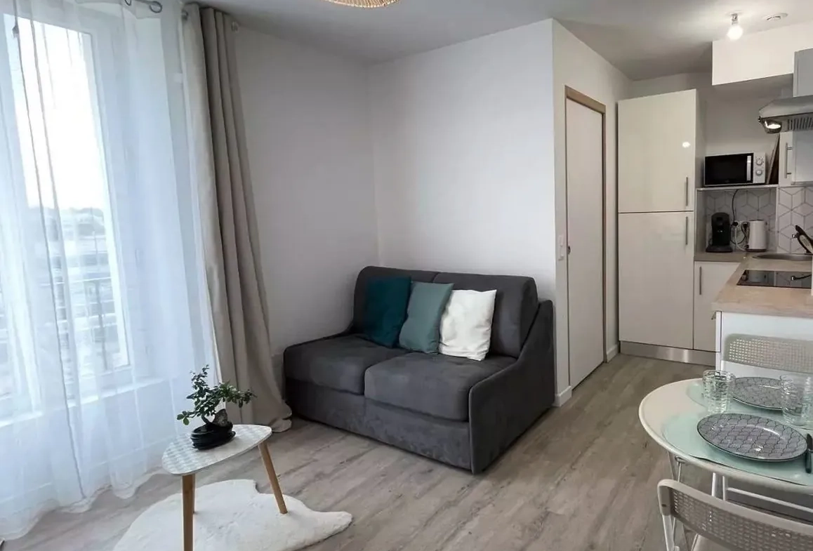 Studio à Rueil-Malmaison avec balcon, cave et parking, idéal investisseur ou primo-accédant 