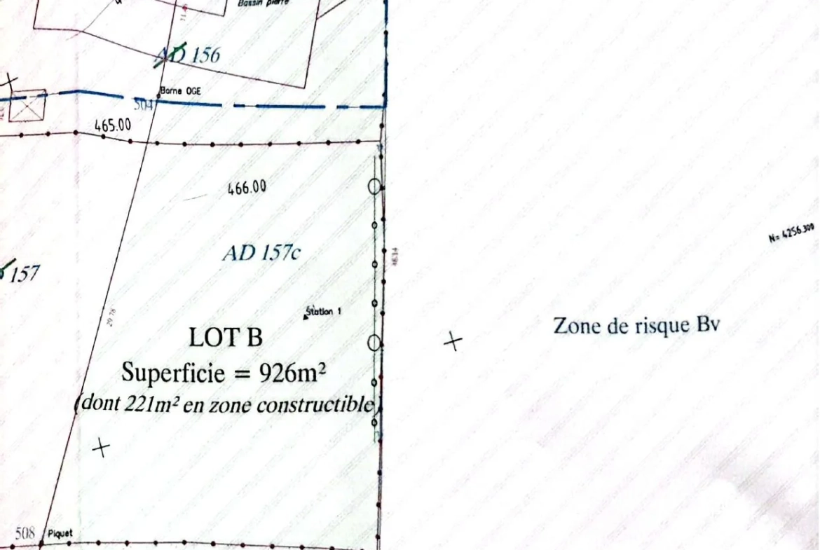 Terrain constructible de 926 m² à Chatonnay pour projet immobilier 