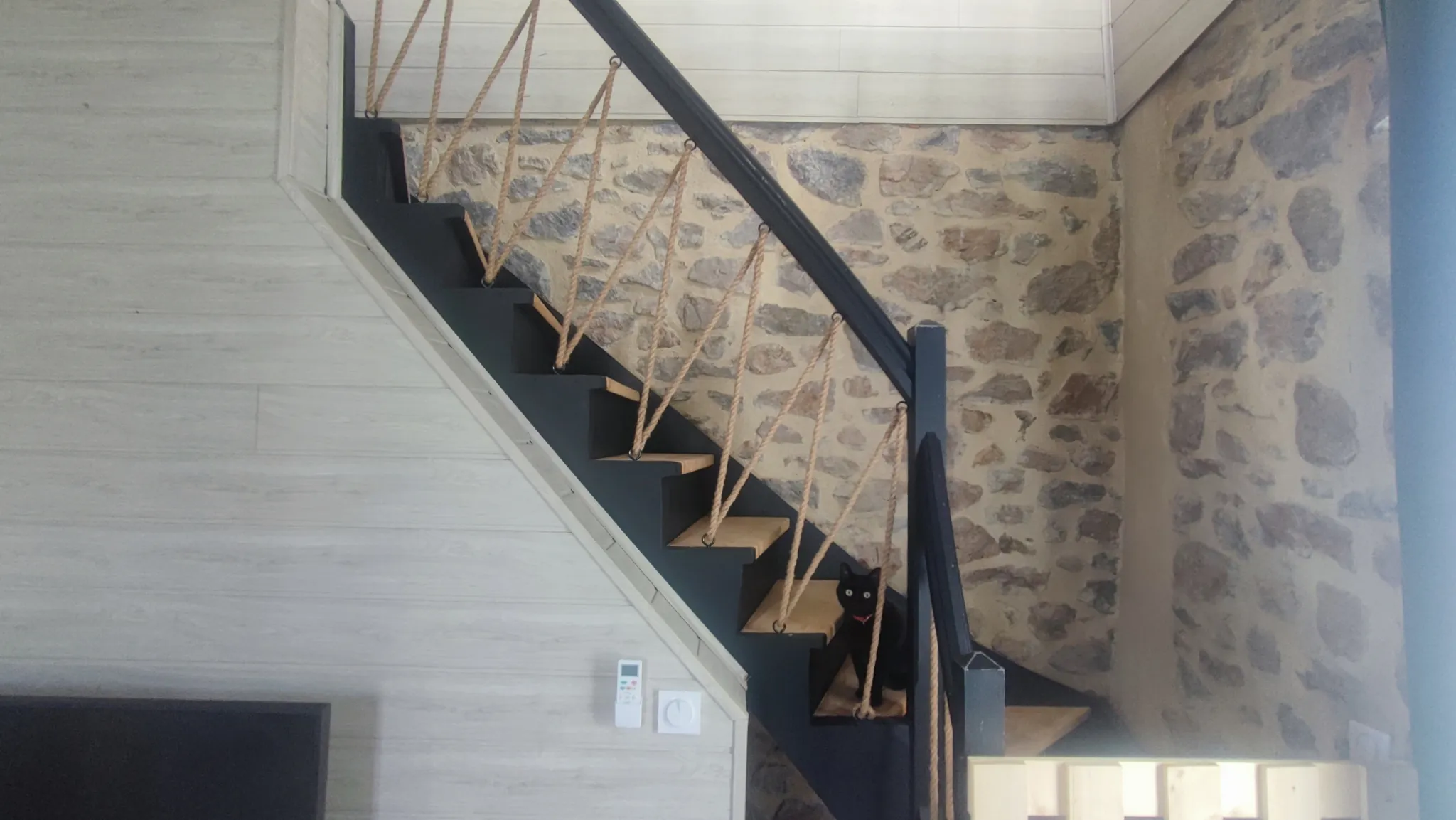Maison en pierres avec grand terrain à Lamastre - 89 m² 