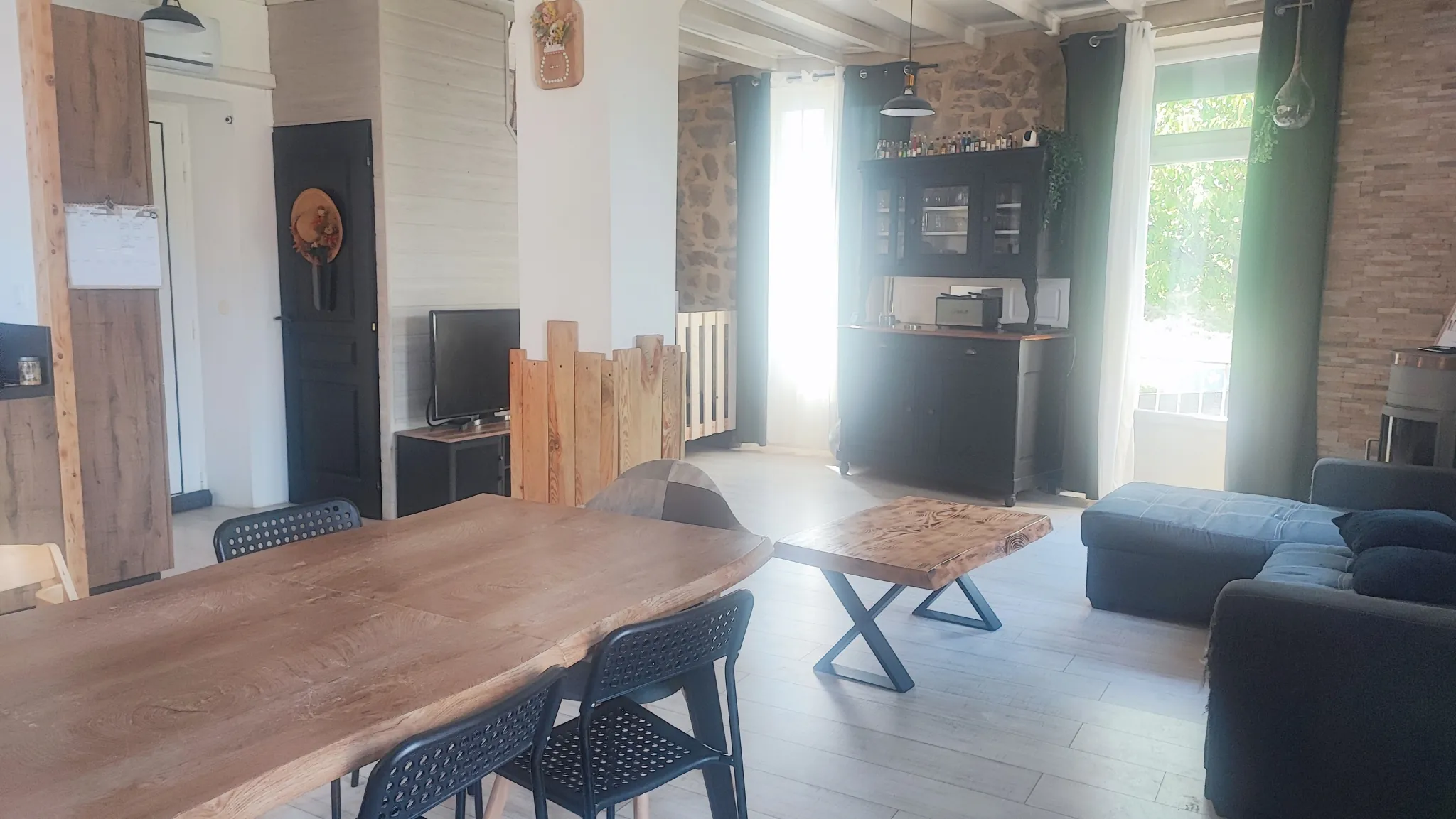 Maison en pierres avec grand terrain à Lamastre - 89 m² 