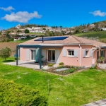 Maison contemporaine avec panneaux solaires à Penne d’Agenais, 2 chambres, jardin et terrasse