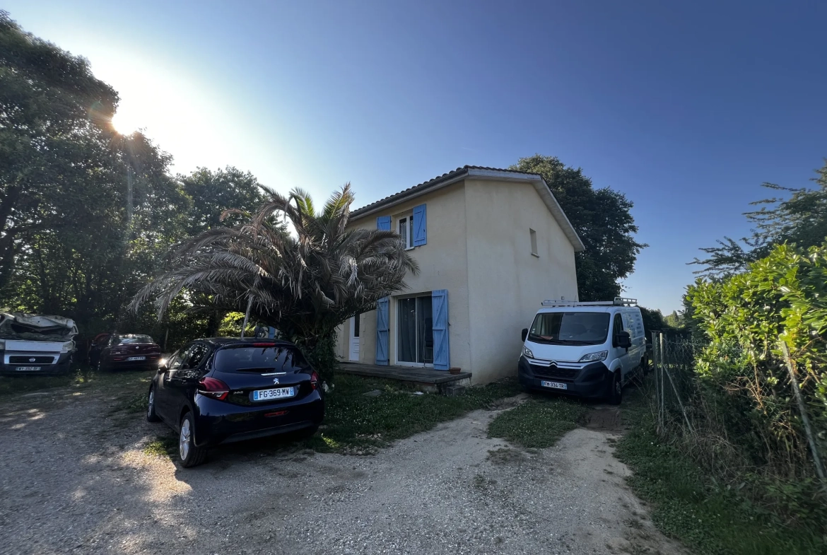 Immeuble locatif avec deux maisons louées à Saint Martin de Sescas 