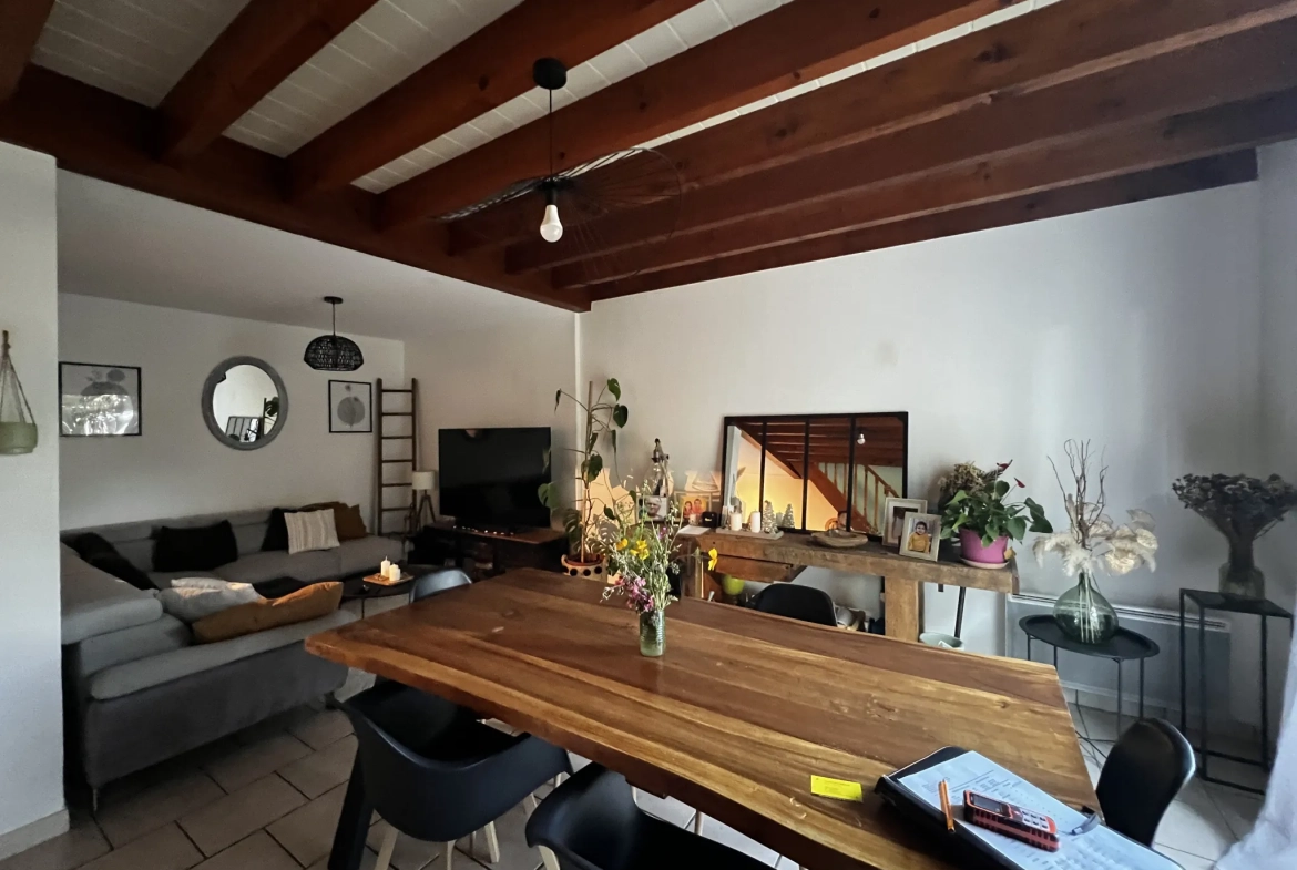 Immeuble locatif avec deux maisons louées à Saint Martin de Sescas 