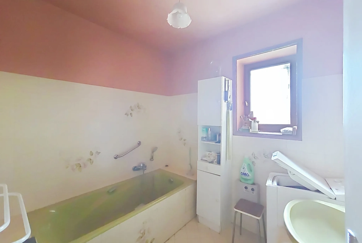 Maison à rénover de 113 m² avec terrain et vignes à Saint-Étienne-des-Oullières 