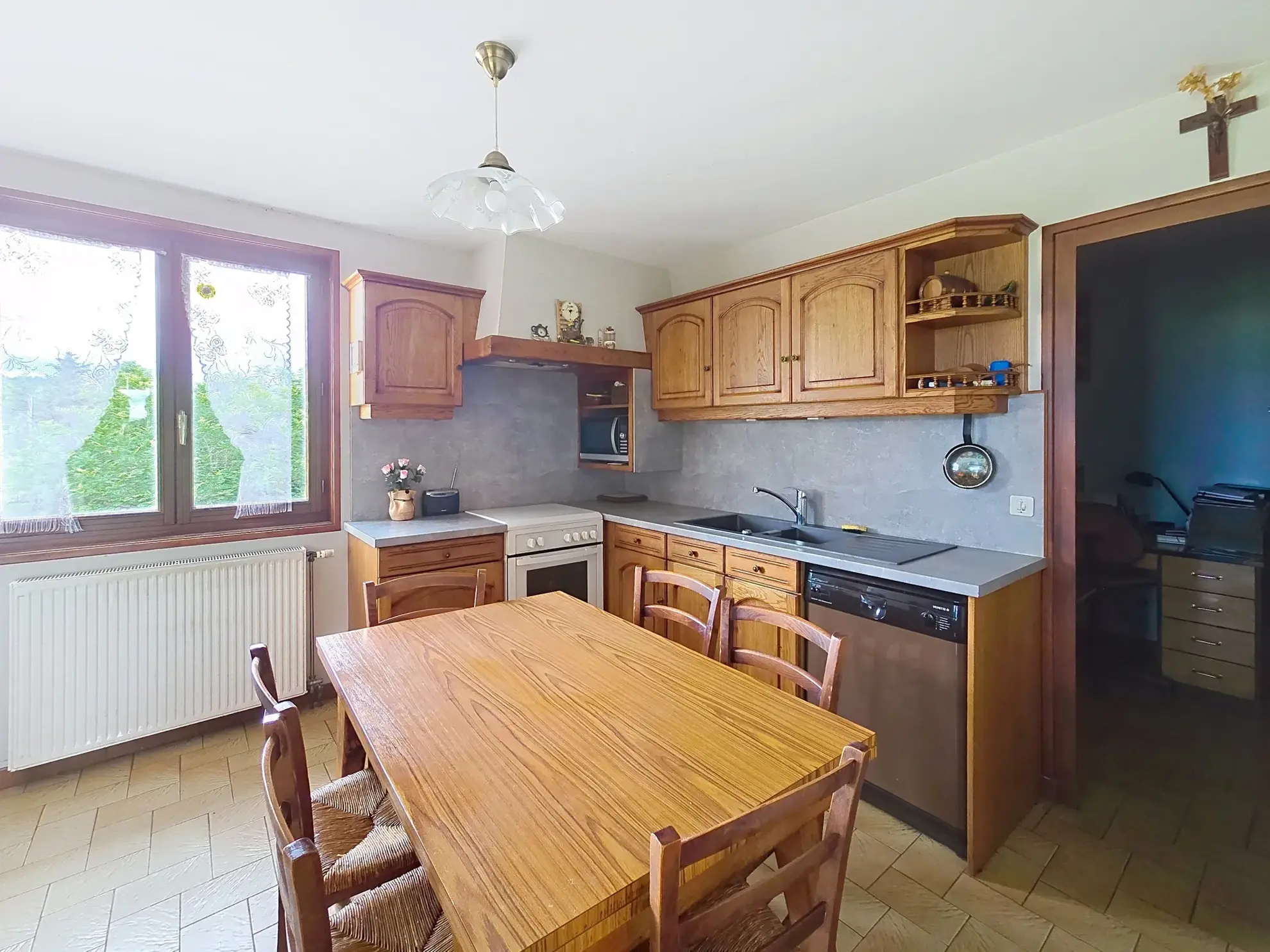Maison à rénover de 113 m² avec terrain et vignes à Saint-Étienne-des-Oullières 
