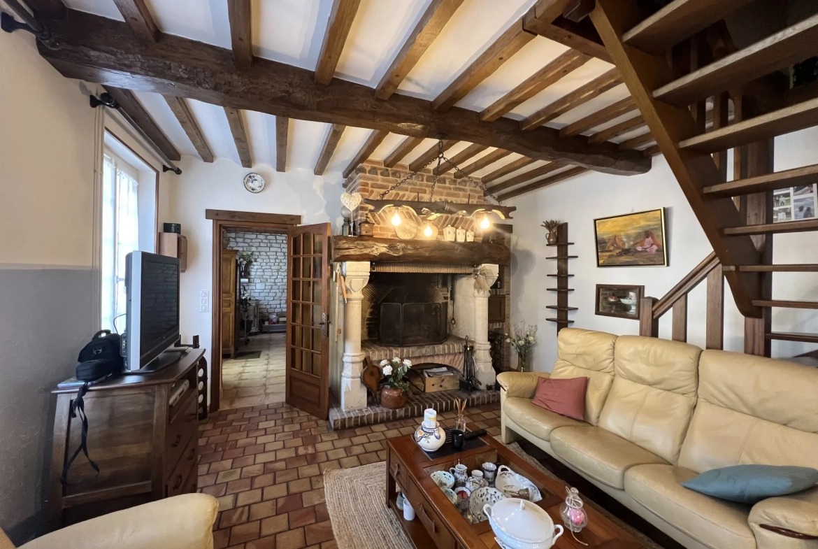 Maison de village à La Cérlangue avec garage et terrain de 1100 m² 