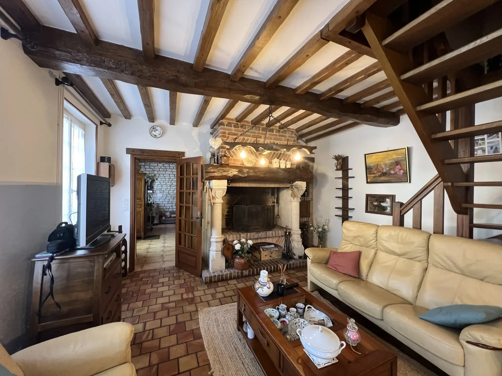 Maison de village à La Cérlangue avec garage et terrain de 1100 m² 