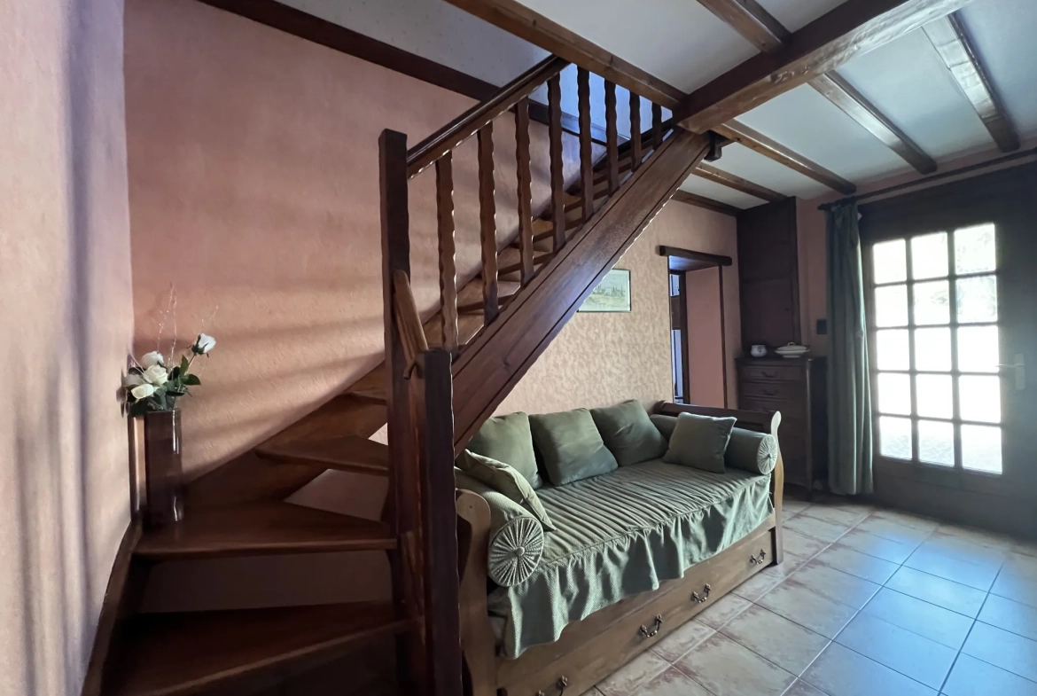 Maison de village à La Cérlangue avec garage et terrain de 1100 m² 