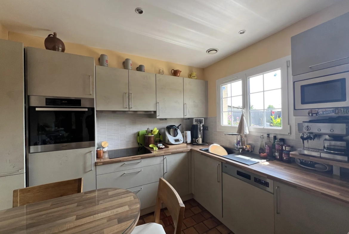 Maison de village à La Cérlangue avec garage et terrain de 1100 m² 