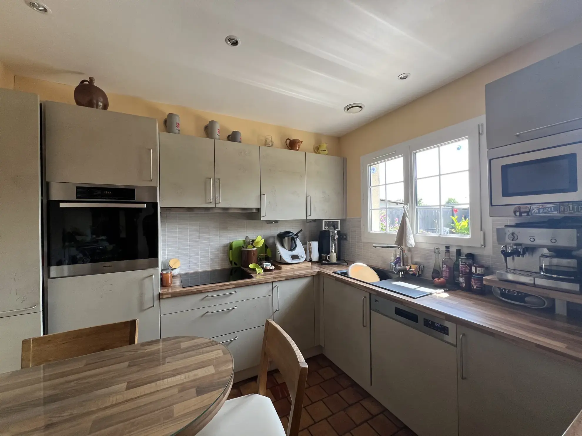 Maison de village à La Cérlangue avec garage et terrain de 1100 m² 