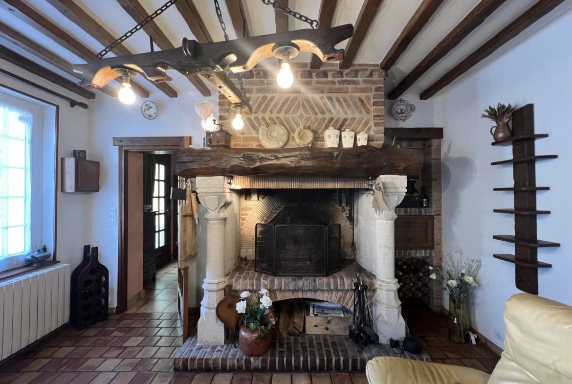 Maison de village à La Cérlangue avec garage et terrain de 1100 m² 