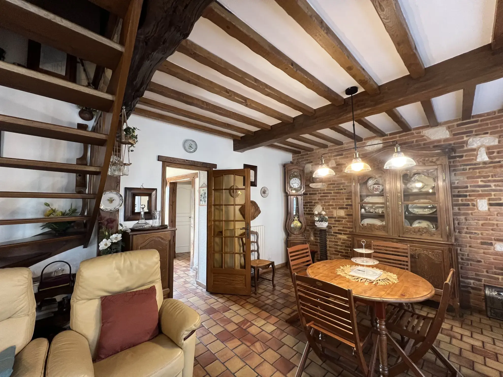 Maison de village à La Cérlangue avec garage et terrain de 1100 m² 